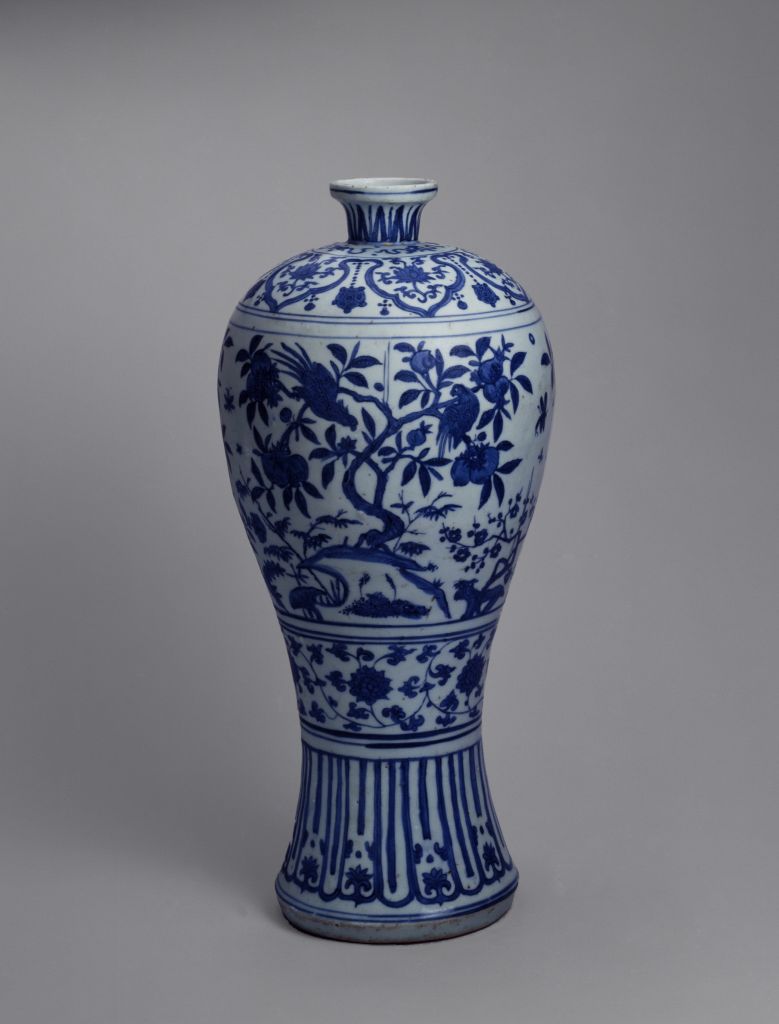 图片[1]-Blue and white plum vase with bird pattern-China Archive